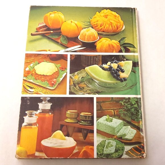 Preowned Better Homes and Gardens Salad Book Hardcover –1969 - Picture 2 of 4